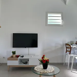 Hébergement de vacances Ixora, Les Abymes